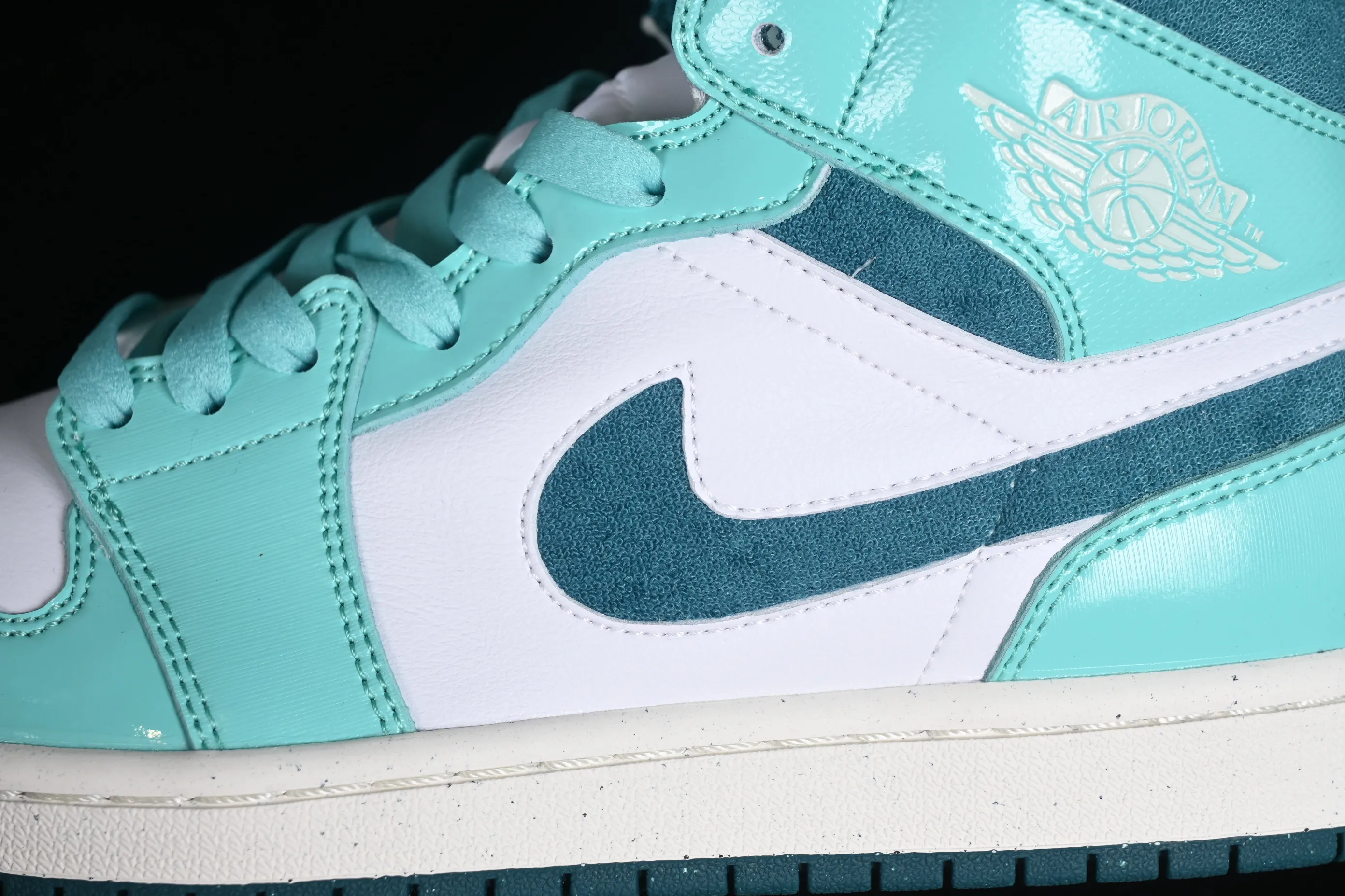 All Categories Air Jordan Jordan Series Basketball Shoes Air Jordan 1 Mid Air Jordan 1 Mid "Bleached Turquoise" AJ1 Joe 1 Ice Mint Green Chinese Cultural Leisure Sneakers DZ3745-300